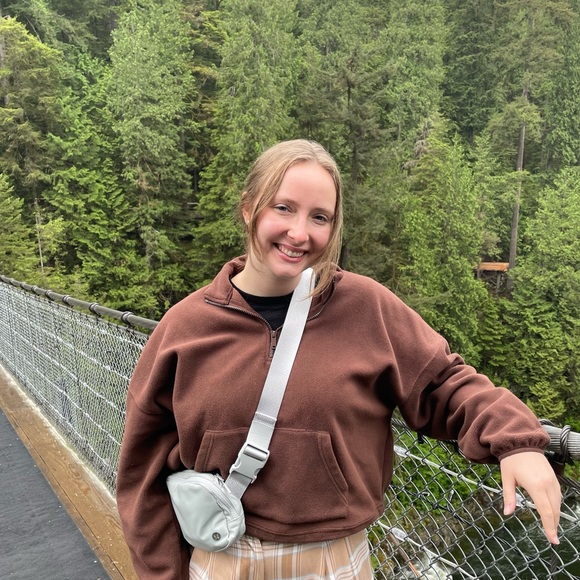 Meet your Posher, Casey - Picture 1 of 1